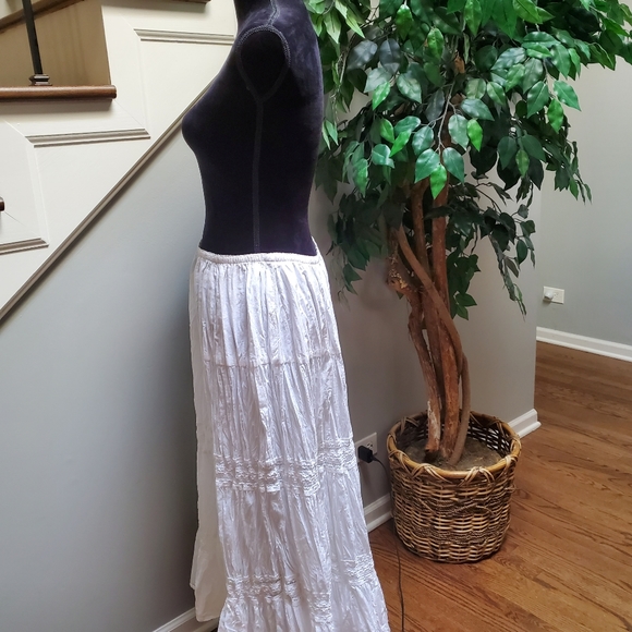 Mirasol white cotton broom skirt - Picture 3 of 8